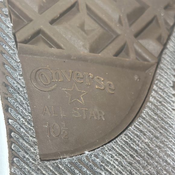 Converse Low Top, Used White Faded Color Size 10.5 US GREAT CONDITION! - Picture 9 of 12